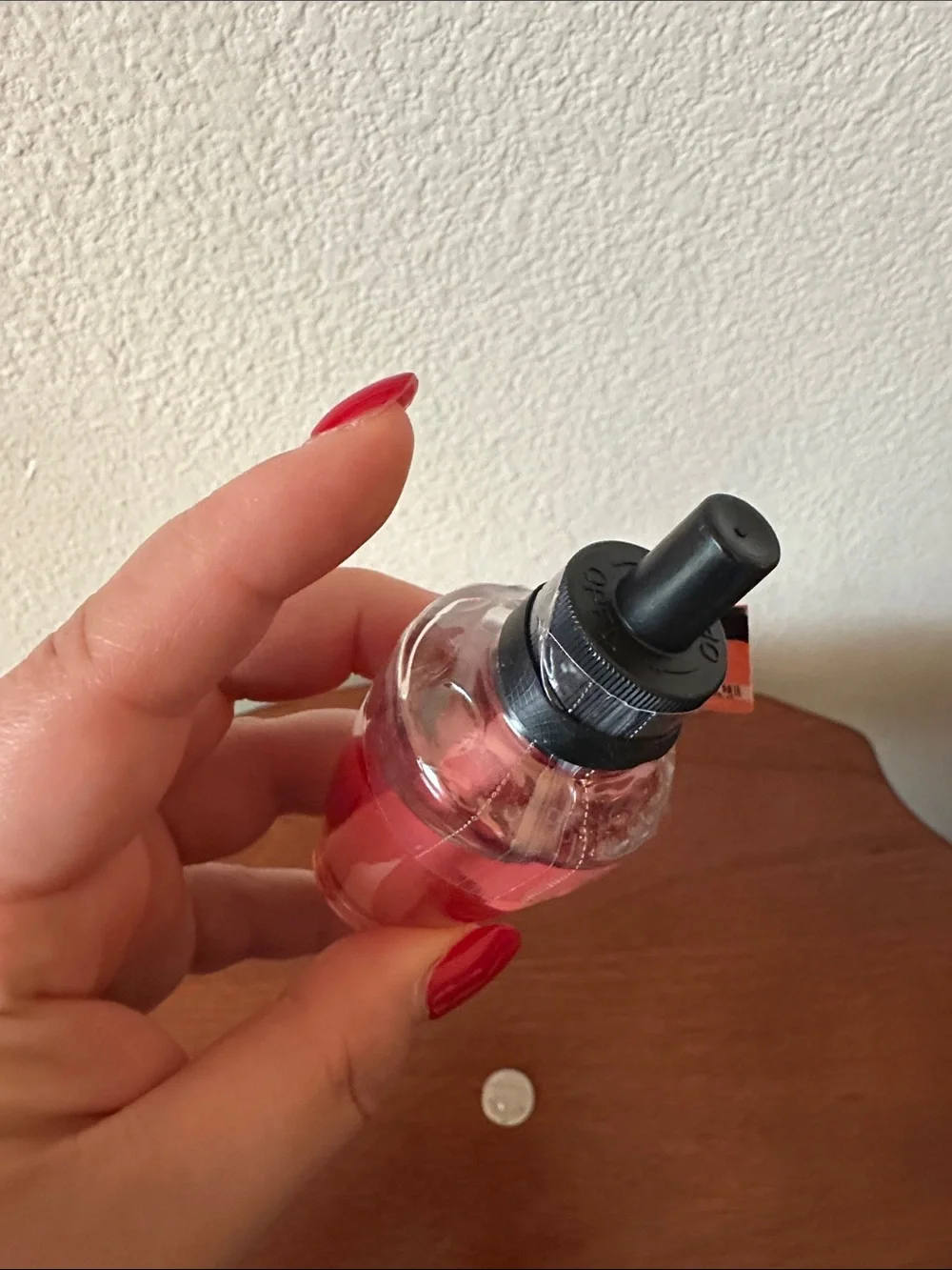 Bath & Body Works Paradise Peach Wallflowers Refill - Peach & Black